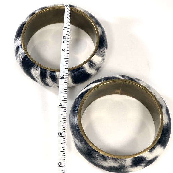 ✴️3 for $15✴️ Set of 2 Bangle Bracelets - Picture 5 of 13